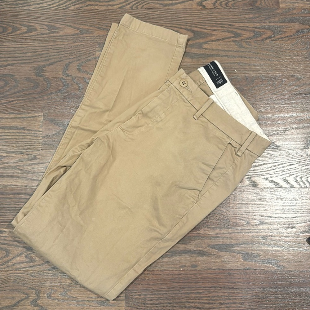 Abercrombie & Fitch Size 33w Size 32 L